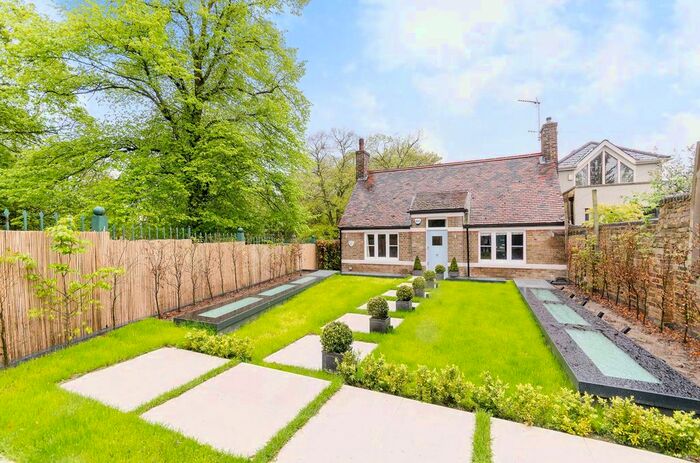 4 Bedroom Detached House To Rent In Margravine Gardens, Barons Court, London, W6