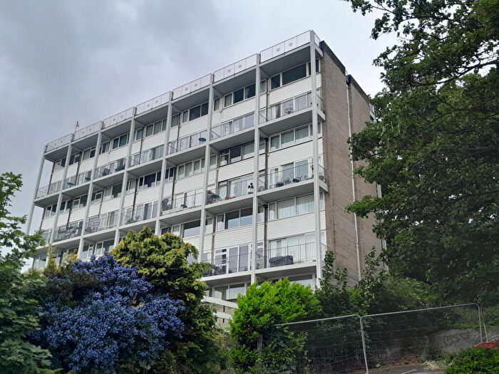 2 Bedroom Maisonette To Rent In Sea Front, Wolsey Gardens, Felixstowe, IP11