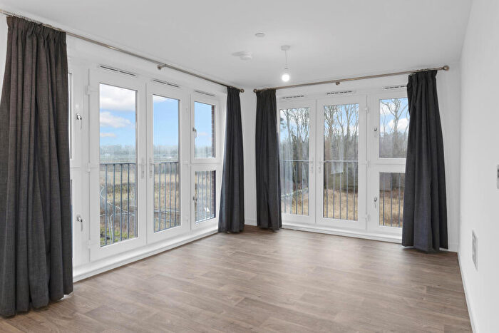 2 Bedroom Flat To Rent In Caledonia Drive, South Queensferry, EH30