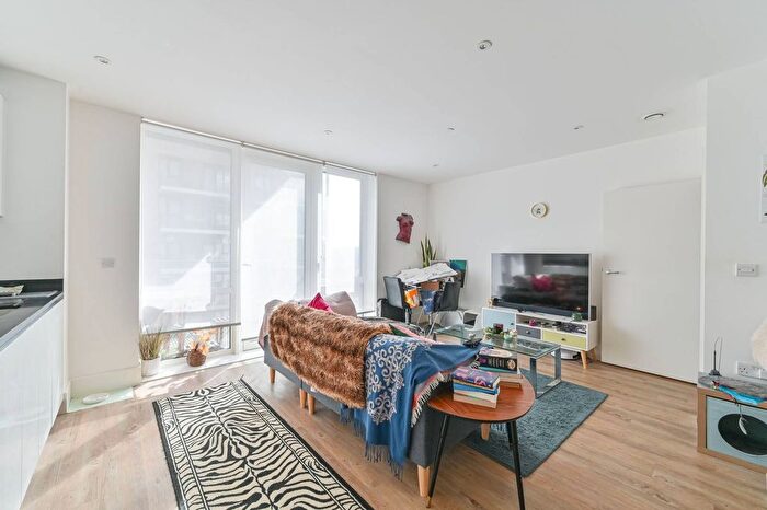 1 Bedroom Flat To Rent In Naval House, Woolwich Riverside, London, SE18