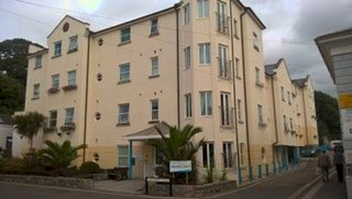 1 Bedroom Flat To Rent In Richmond Place, Dawlish, EX7