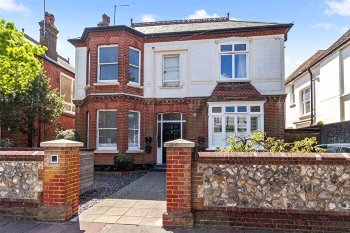 2 Bedroom Flat To Rent In St David's Lodge, Winchester Road, Worthing, BN11