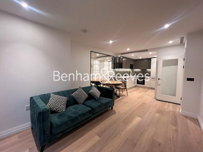 1 Bedroom Flat To Rent In Lockgate Road, Westwood Building, SW6