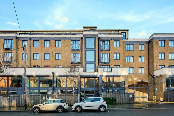 1 Bedroom Flat To Rent In Fairfield Road, Bow, London, E3