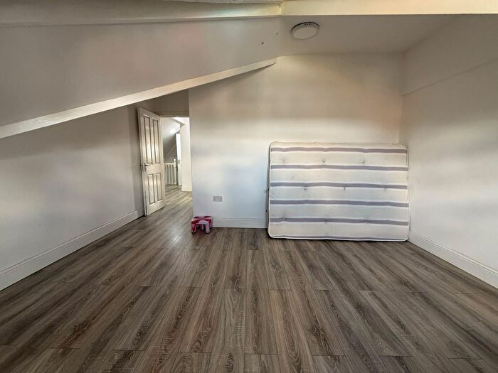 2 Bedroom Flat To Rent In Uppingham Road, Leicester, LE5