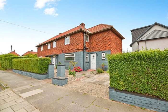 4 Bedroom Semi Detached House For Sale In Grassington Road, Middlesbrough, TS4