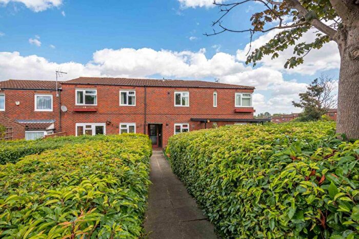 1 Bedroom Apartment To Rent In Walbrook Avenue, Springfield, MK6