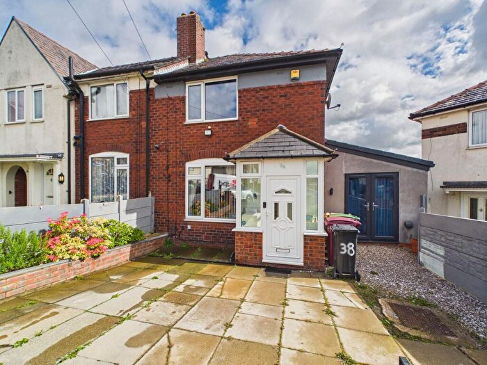 3 Bedroom Terraced House For Sale In Jedburgh Avenue, Bolton, BL1