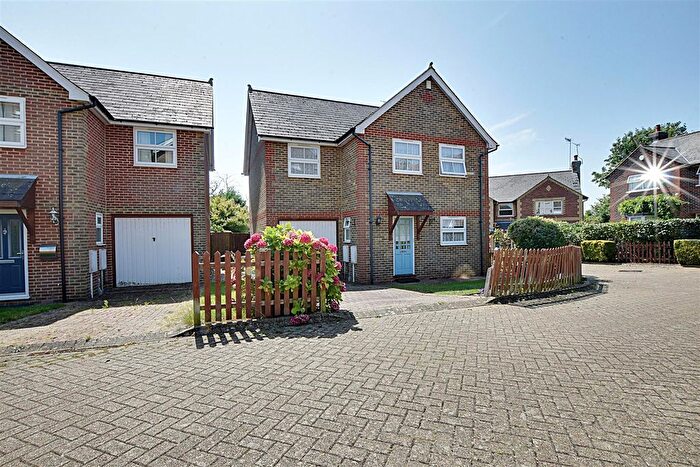 4 Bedroom Detached House For Sale In Gunters Lane, Bexhill-On-Sea, TN39