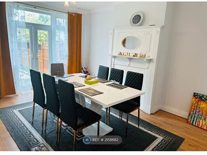 4 Bedroom Semi-Detached House To Rent In Princes Drive, Harrow, HA1