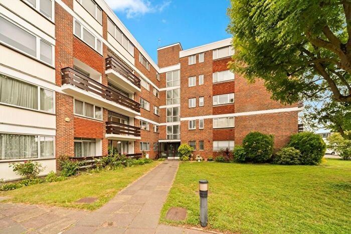 2 Bedroom Flat For Sale In Hanger Vale Lane, Ealing, W5