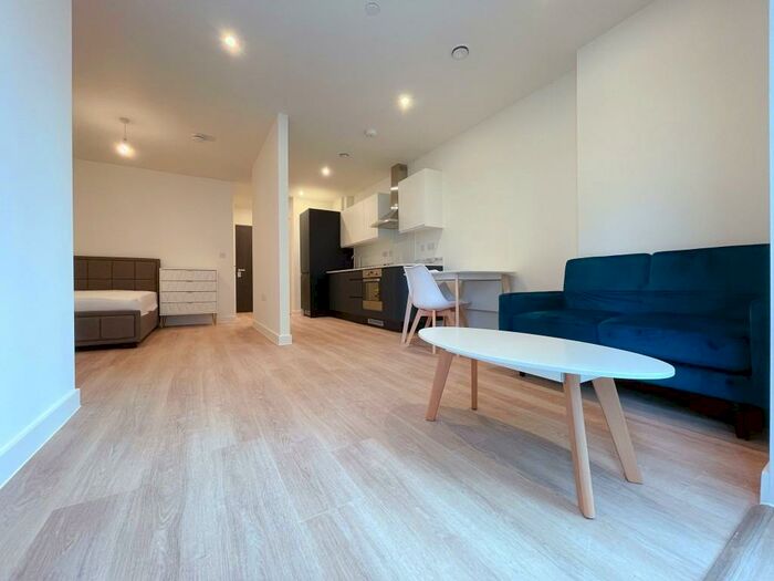 Studio To Rent In Lp, Chapel Street, Manchester, Greater Manchester, M3