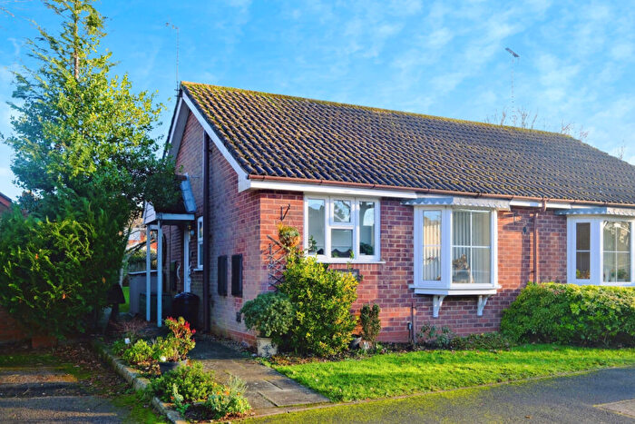 1 Bedroom Semi-Detached Bungalow For Sale In Portershill Drive, Shirley, Solihull, West Midlands, B90