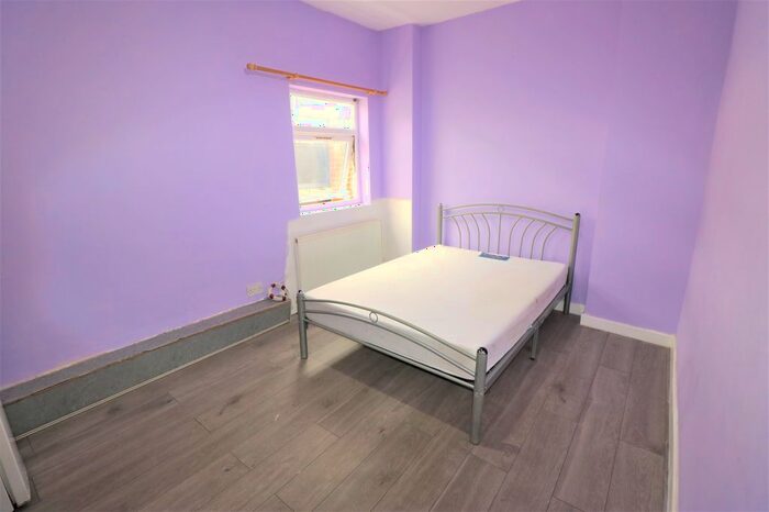 1 Bedroom Flat To Rent In Cecil Avenue, Barking, Essex, IG11