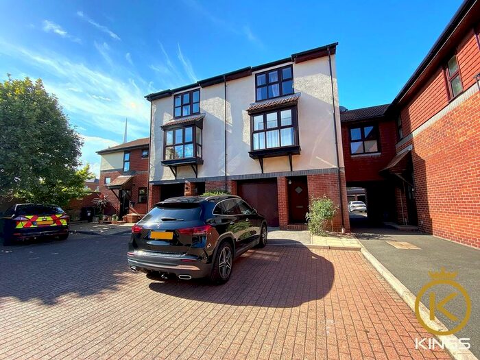 3 Bedroom Semi-Detached House To Rent In Armory Lane, Portsmouth, PO1