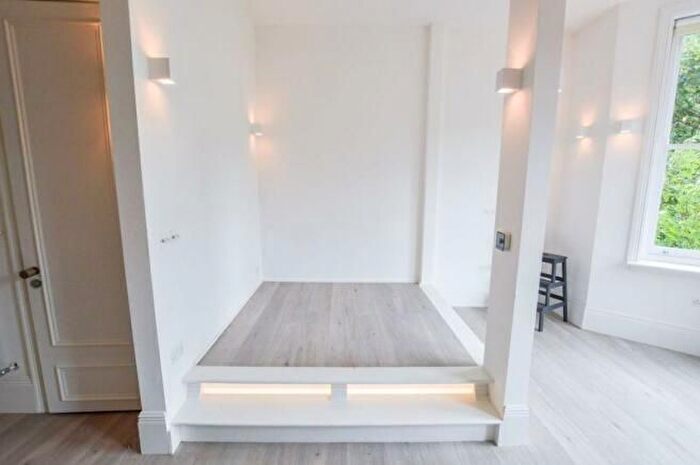 Studio To Rent In Compayne Gardens, London, NW6
