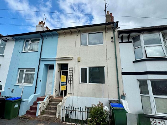 3 Bedroom Maisonette For Sale In Elphick Road, Newhaven, BN9