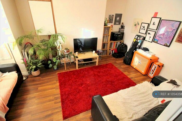 2 Bedroom Terraced House To Rent In Lumley Walk, Leeds, LS4