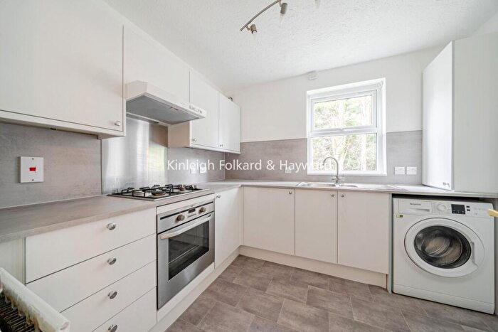 2 Bedroom Flat To Rent In Perth Road, Beckenham, Kent, BR3