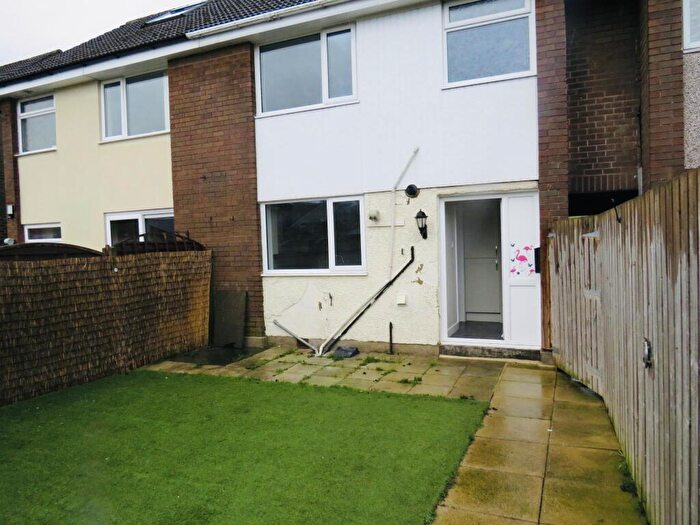 3 Bedroom House To Rent In Greave House Drive, Luddendenfoot, Halifax, HX2