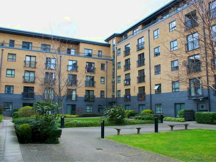 1 Bedroom Flat To Rent In Wealden House, Capulet Square, Talwin Street, London, E3