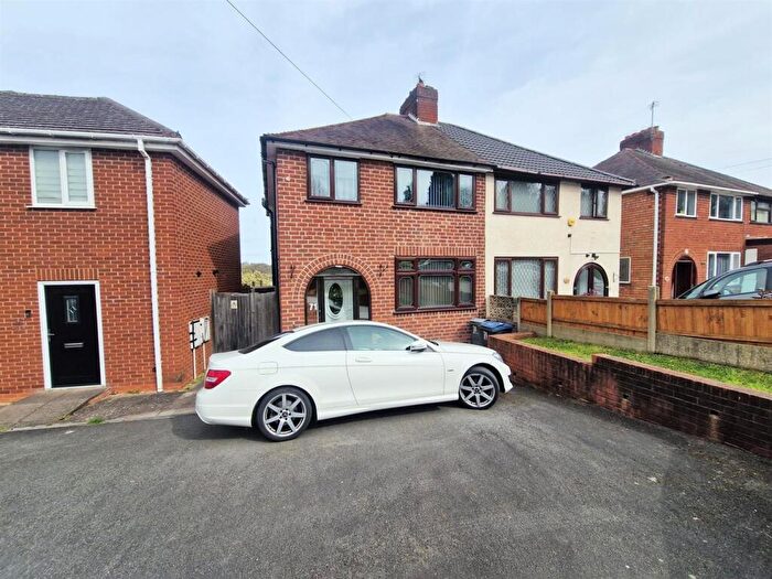 3 Bedroom Semi Detached House To Rent In Nigel Avenue, Northfield, Birmingham, B31