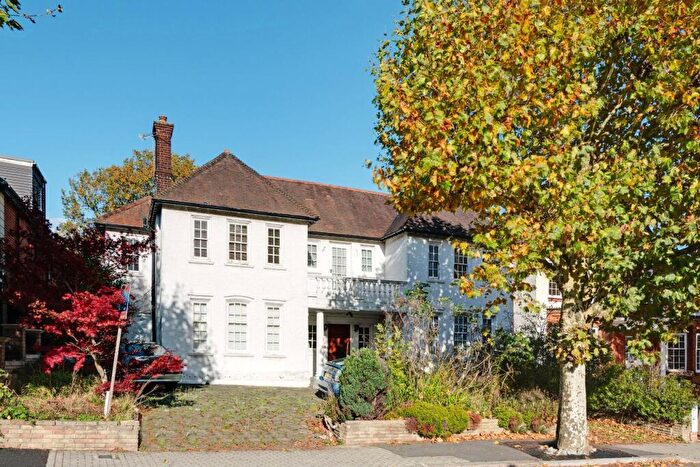 5 Bedroom Detached House For Sale In Beechwood Avenue, London, N3