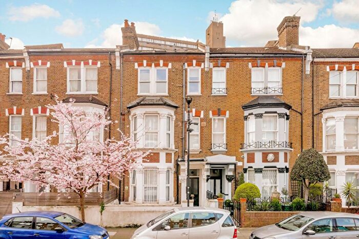 3 Bedroom Flat For Sale In Fermoy Road, London, W9