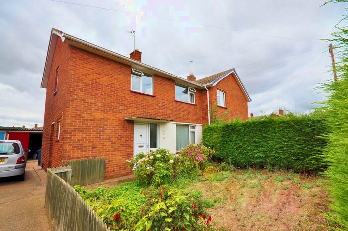 3 Bedroom Semi-Detached House To Rent In Rivermead, Cotgrave, NG12