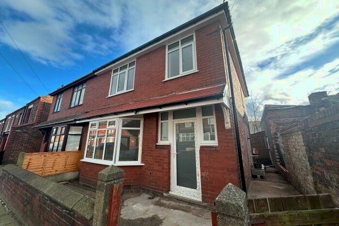 3 Bedroom End Of Terrace House To Rent In Regent Road, Widnes, WA8