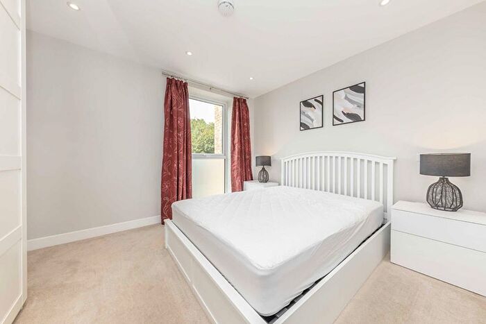 1 Bedroom Flat To Rent In West Barnes Lane, West Wimbledon, SW20