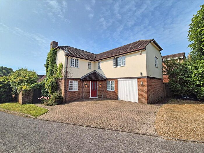 5 Bedroom Detached House For Sale In Jaundrells Close, New Milton, Hampshire, BH25