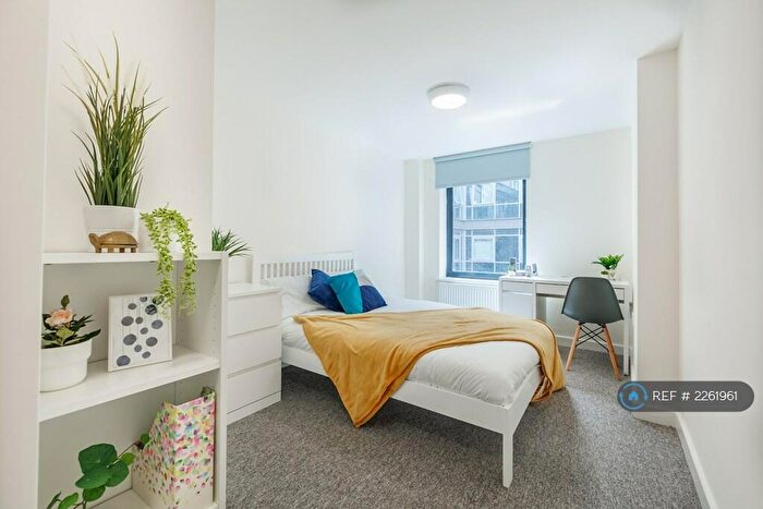 5 Bedroom Flat To Rent In Anglo Works, Sheffield, S1