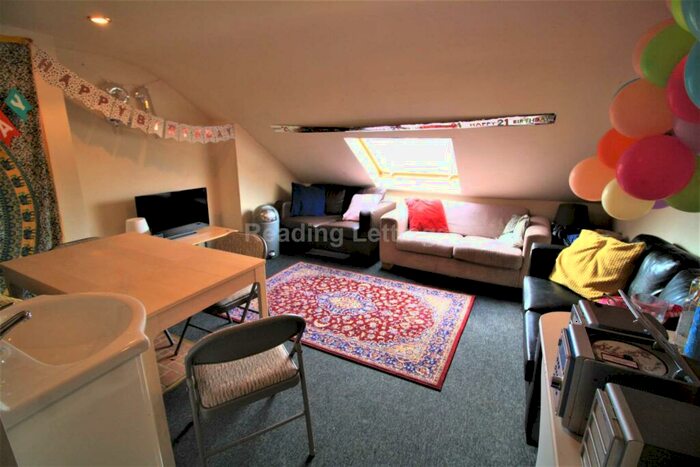 5 Bedroom Terraced House To Rent In Hatherley Road, Reading - Gas Included, RG1