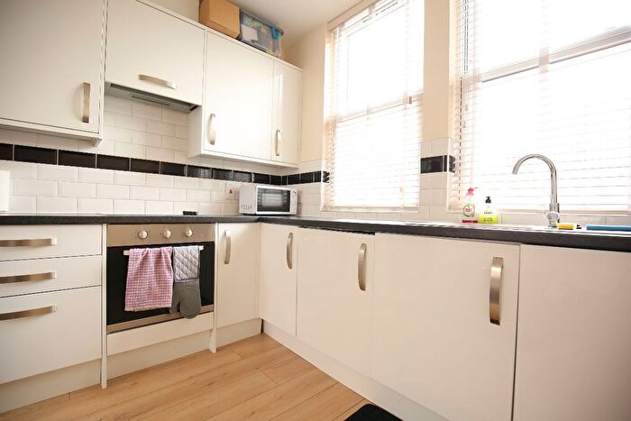 1 Bedroom Flat To Rent In Holloway Road, London, N7
