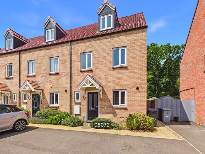 3 Bedroom Town House To Rent In Folkestone Close, Bourne, PE10