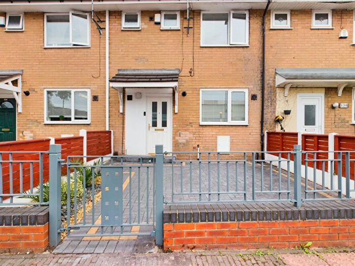 3 Bedroom Terraced House For Sale In Old Mill Street, Manchester, M4