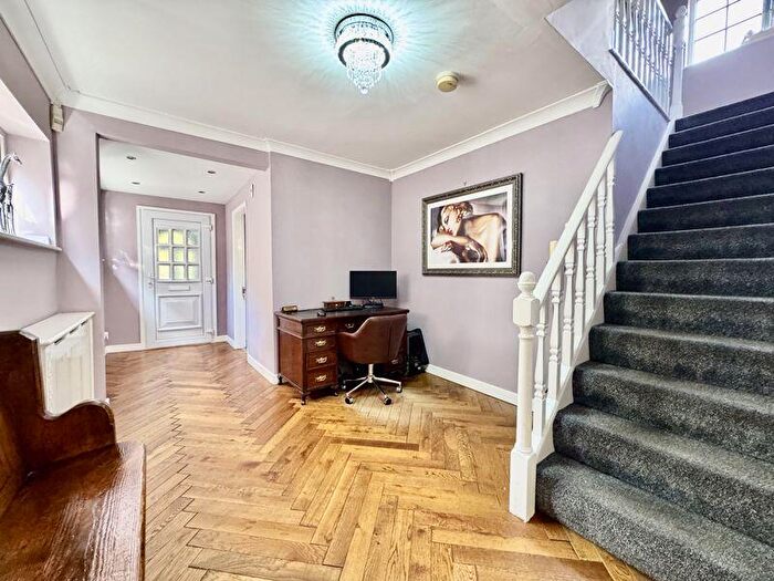 4 Bedroom Detached House For Sale In Walmley Road, Sutton Coldfield, B76