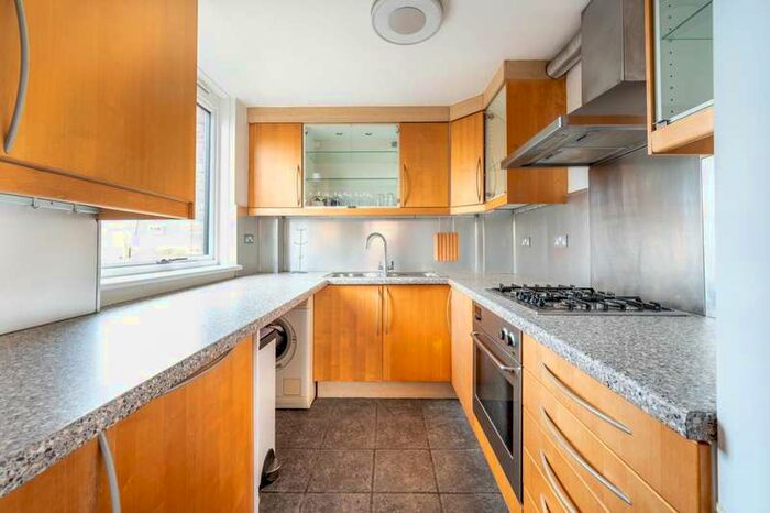 1 Bedroom Flat To Rent In Odhams Walk, Covent Garden, WC2H