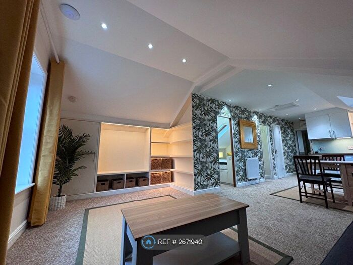 1 Bedroom Flat To Rent In Spencer Hill, Wimbledon, SW19