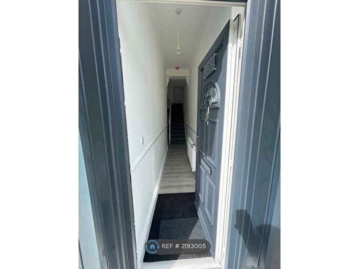 4 Bedroom Maisonette To Rent In Haydons Road, Wimbledon London, SW19