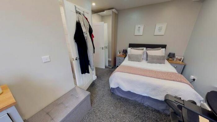 3 Bedroom Flat To Rent In Ongar Road, Fulham, London, SW6