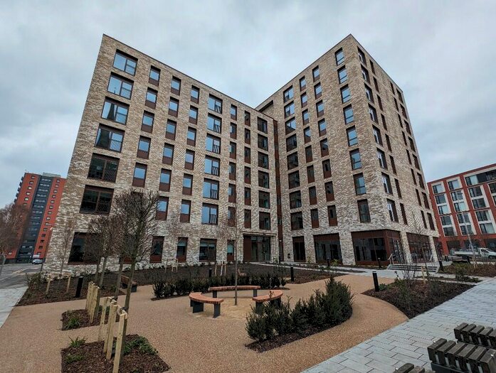 2 Bedroom Apartment To Rent In Chapel Street, Manchester, Greater Manchester, M3