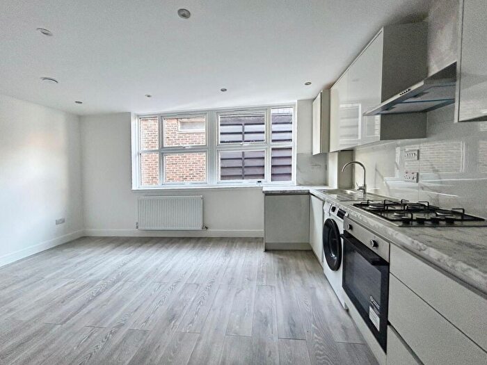 2 Bedroom Apartment To Rent In Festival Place, Basinsgtoke, RG21