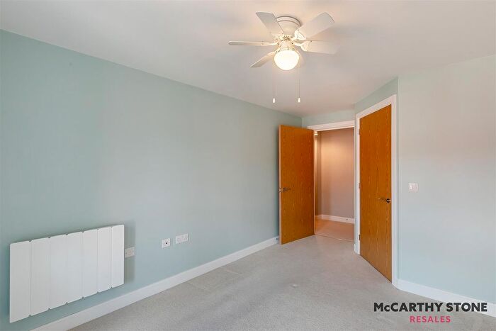 2 Bedroom Flat For Sale In Clive Road, Batchley, Redditch, B97
