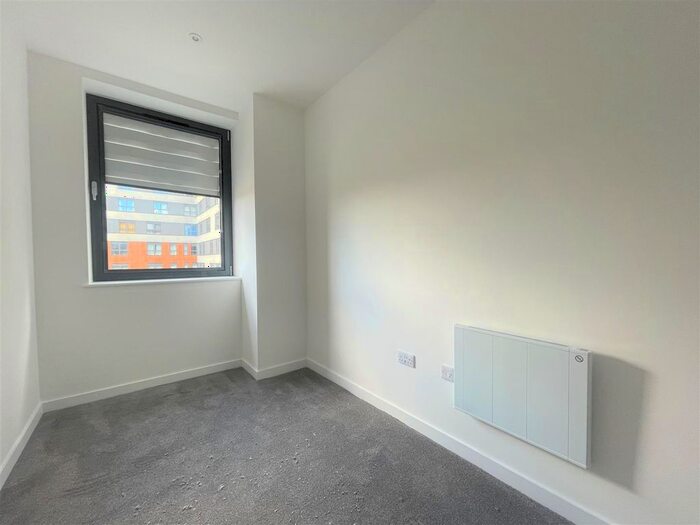 2 Bedroom Flat To Rent In Bunnian Place, Basingstoke, RG21