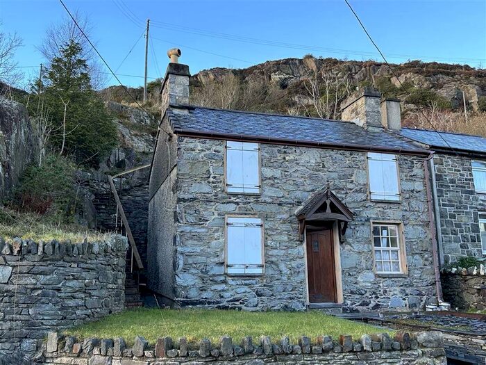 2 Bedroom Cottage For Sale In Pen Y Garreg, Tanygrisiau, LL41