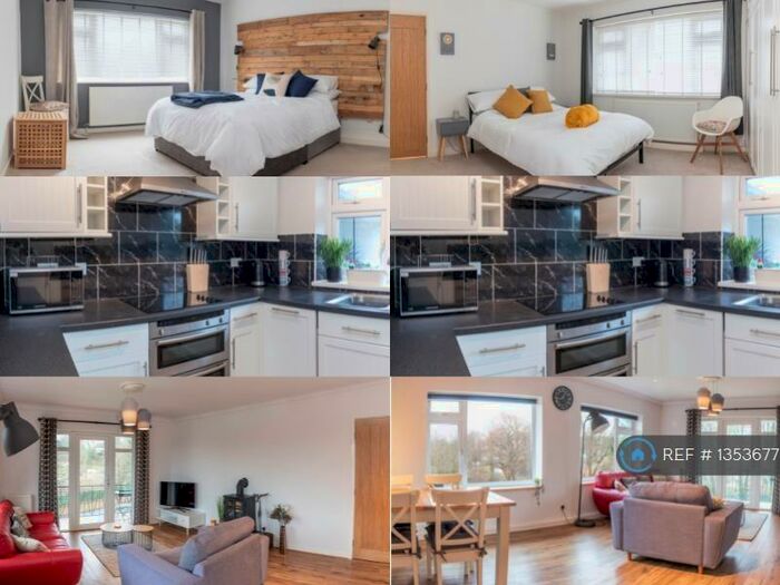 2 Bedroom Flat To Rent In Valley Ct, Leeds, LS17