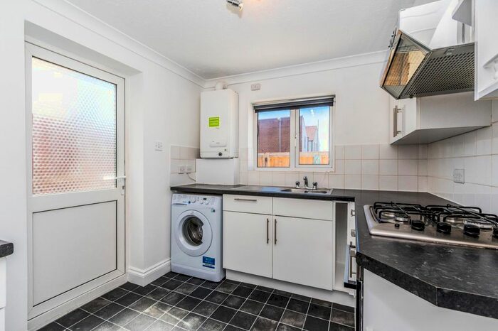 1 Bedroom Mobile/park Home To Rent In Twyford Avenue, Portsmouth PO2