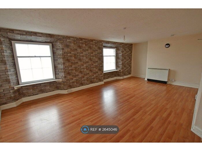 2 Bedroom Flat To Rent In High Street, Ilfracombe, EX34